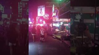 A walk down Soi Cowboy Bangkok, Thailand🌃🌙🍻 #shorts #thailand #bangkok #nightlife