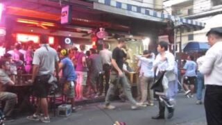 Bar Bang Bang – Beautiful Thai Bar Girls in Soi Cowboy , Asok , Bangkok