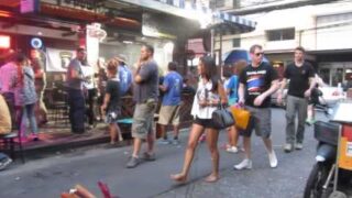 Bar Bang Bang – Beautiful Thai Bar Girls in Soi Cowboy , Asok , Bangkok
