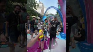 Best places in Bangkok to celebrate Songkran for free! Send to a friend u want to go with #thailand